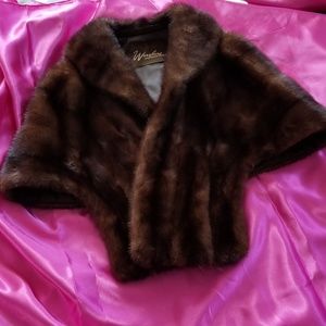 **TODAY ONLY Save over 85% off Vintage Mink stole